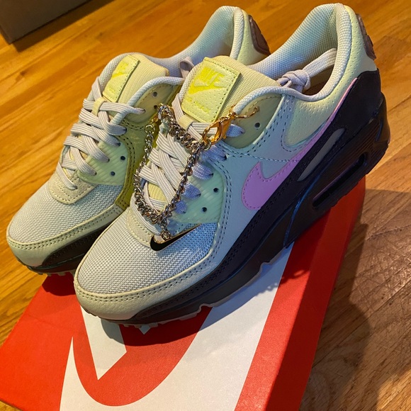 nike air max with chain